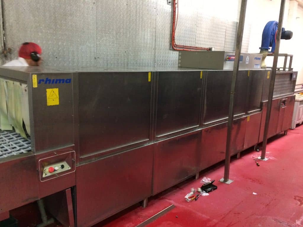 summertime chicken machine to wash crates
